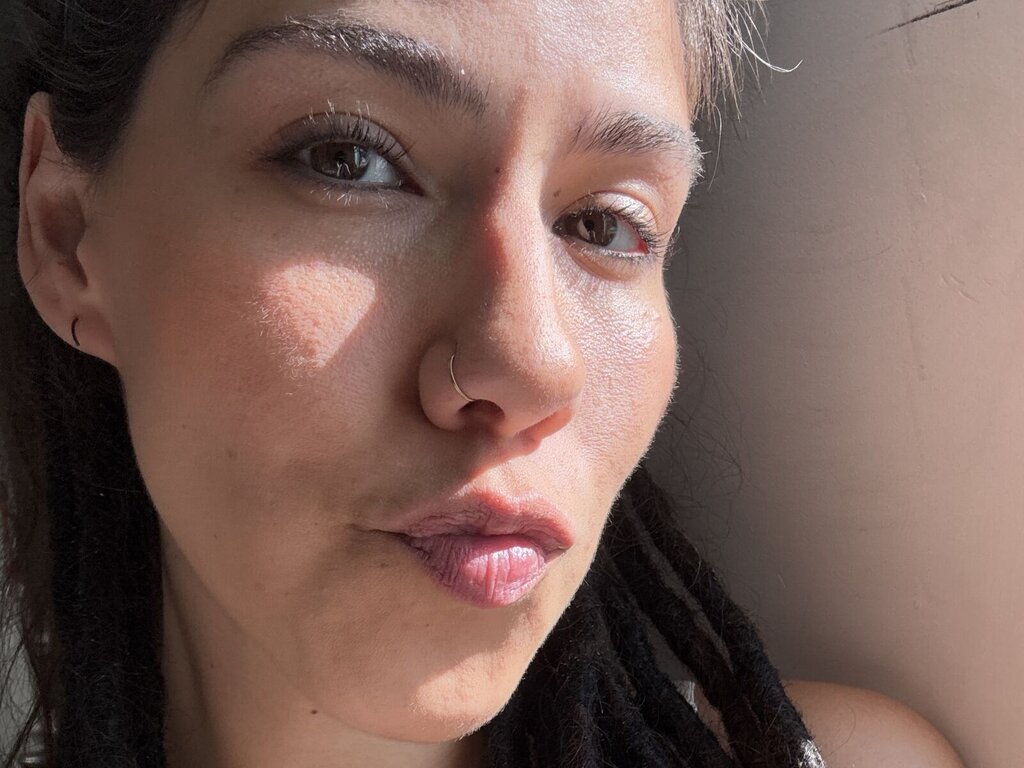 DelilahBrook's Webcam 