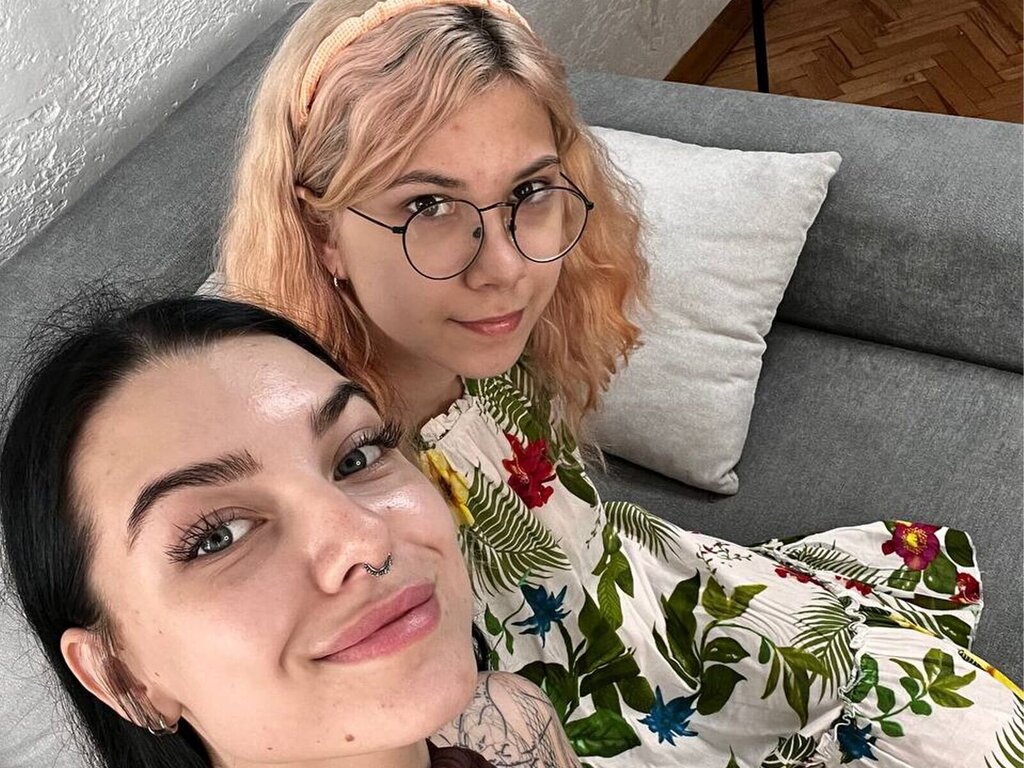 EllaAndAlby's Webcam 