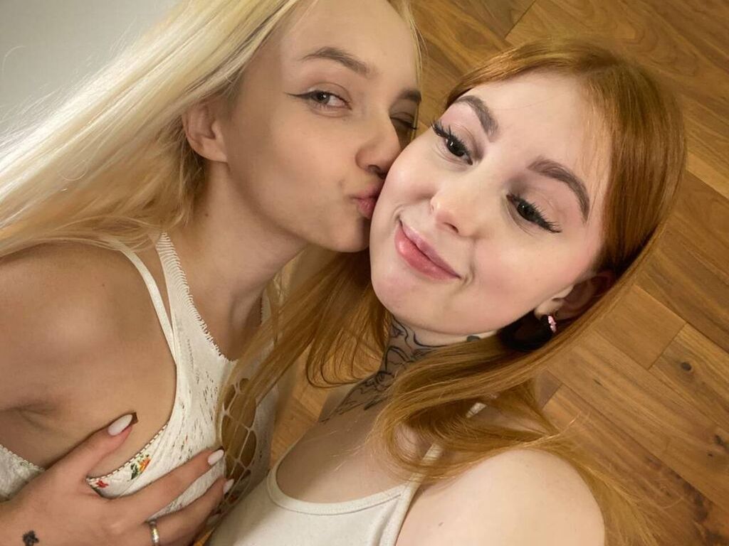 ErleneAndAfton's Webcam 