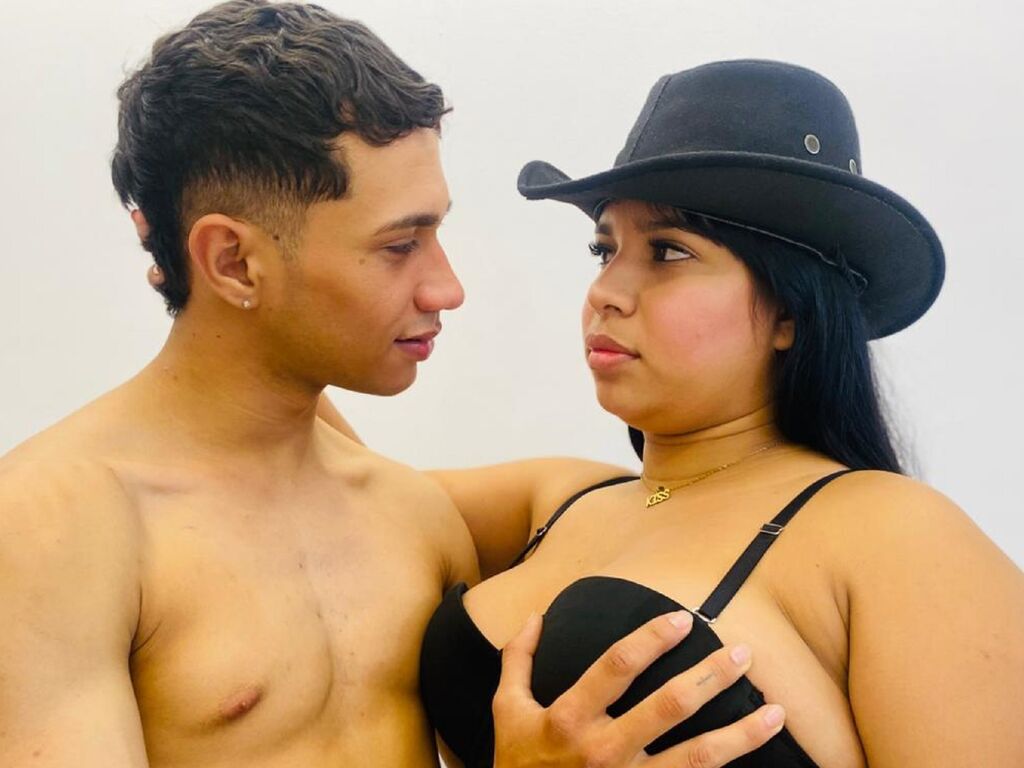 JamesAndHannah's Webcam 