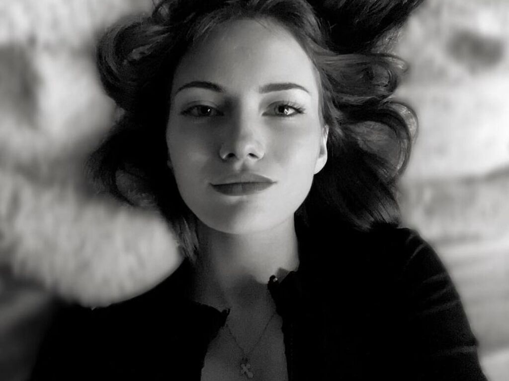 MikaelaBirky's Webcam 