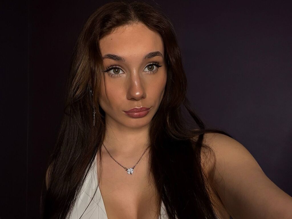 NikkiFarmiga's Webcam 