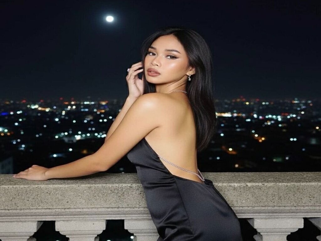 SeleneOganda's Webcam 