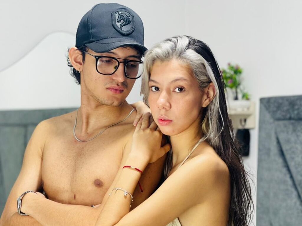 ValeriaAndTommy's Webcam 